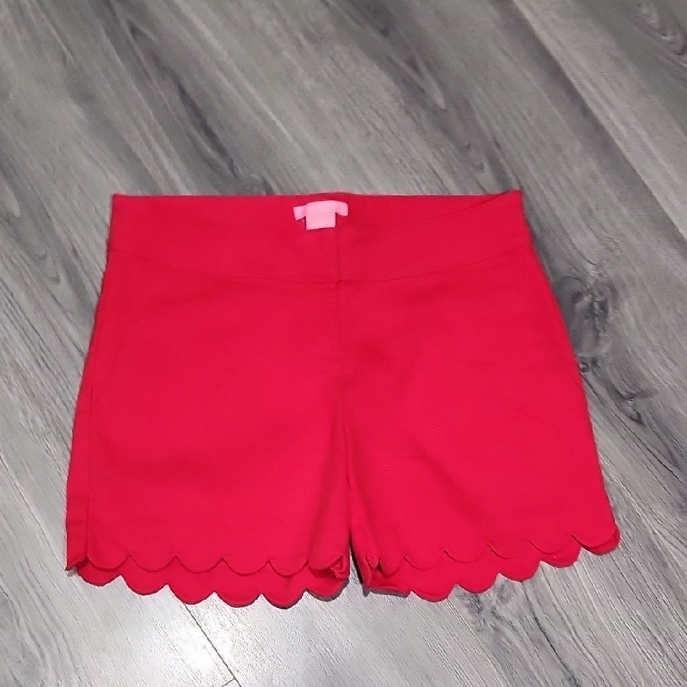 EUC Isaac Mizrahi NY Red Scalloped Chino Shorts
